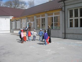 budova školy - roč.1.-4.